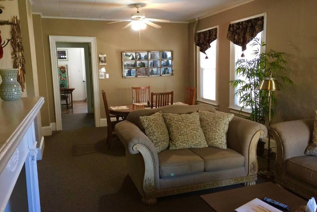 Great Gorge Guesthouse: Falls-View Retreat Near Downtown Attractions Niagara Falls Exterior photo