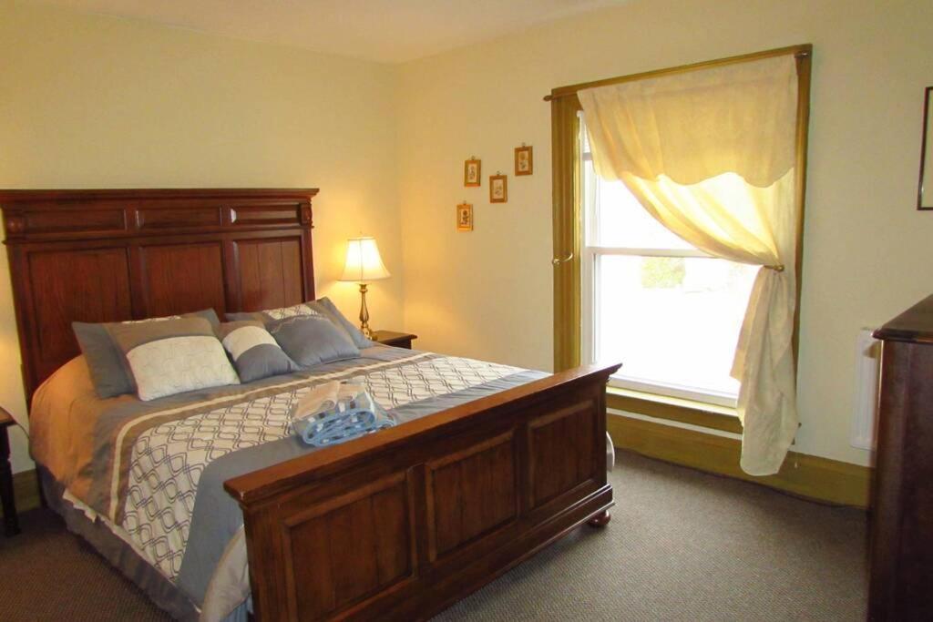Great Gorge Guesthouse: Falls-View Retreat Near Downtown Attractions Niagara Falls Exterior photo